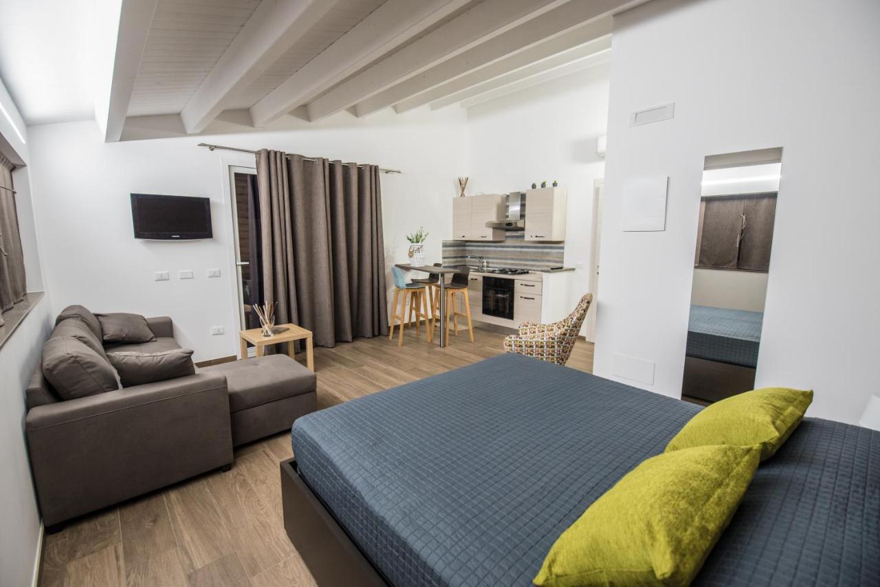 Il Vespro Bed & Breakfast Comiso Bagian luar foto