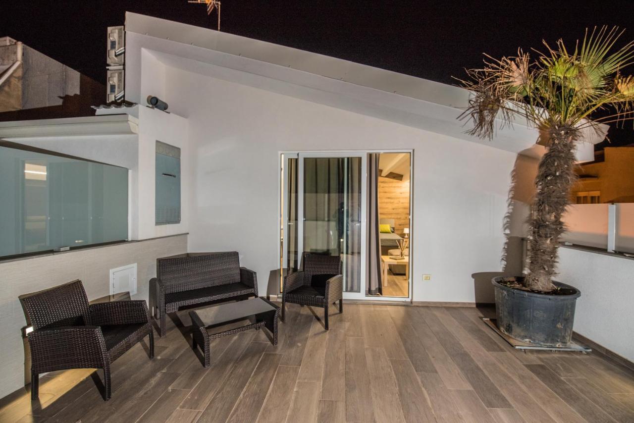 Il Vespro Bed & Breakfast Comiso Bagian luar foto