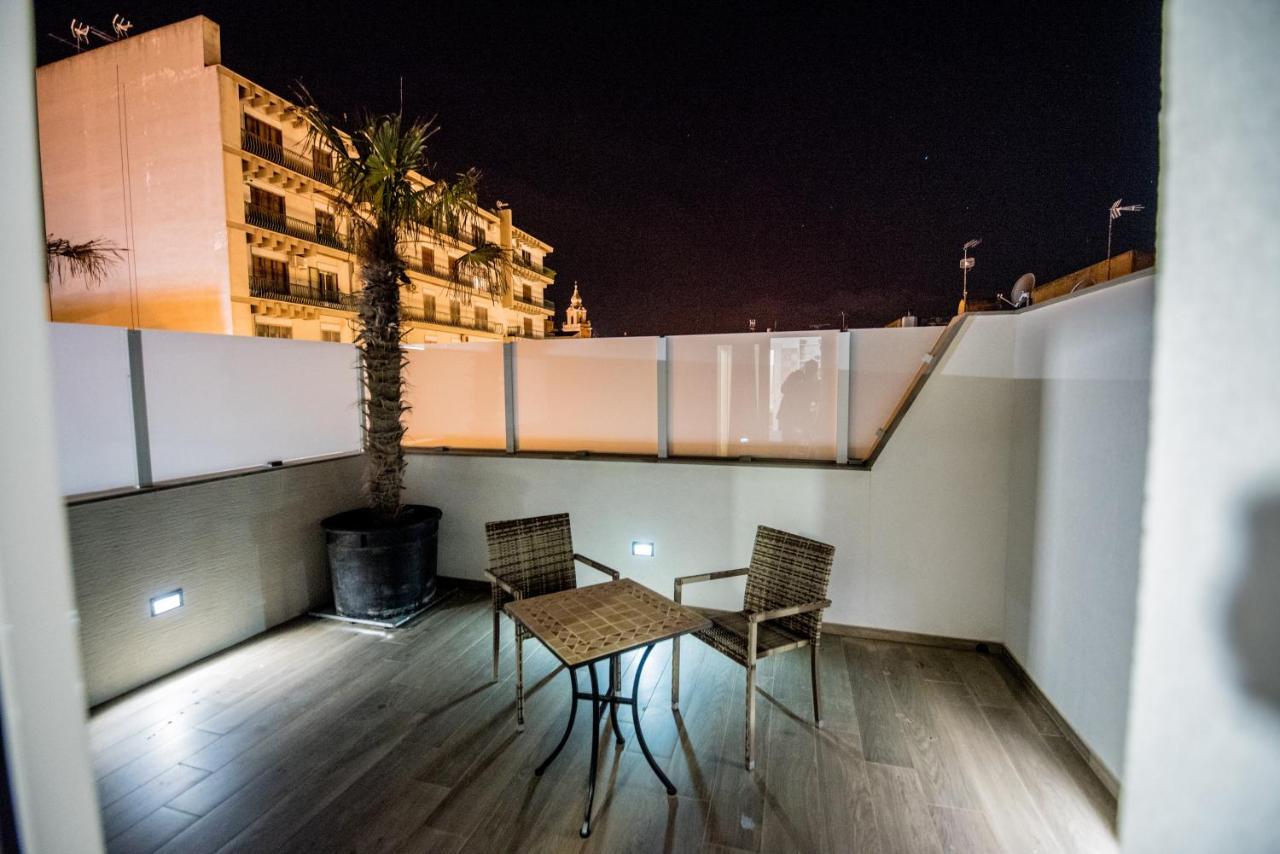 Il Vespro Bed & Breakfast Comiso Bagian luar foto