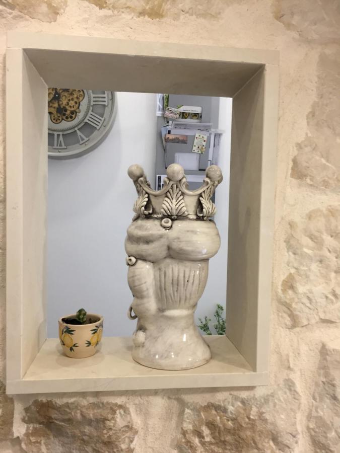 Il Vespro Bed & Breakfast Comiso Bagian luar foto